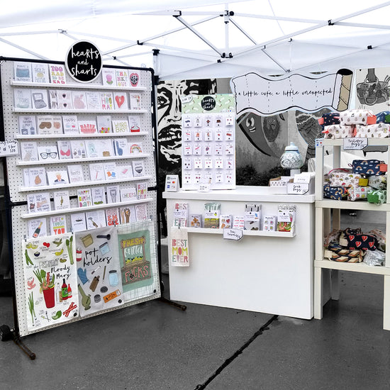 DIY FOLDING CHECK-OUT STAND FOR RETAIL POP-UPS