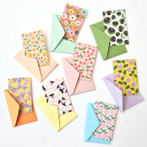 MICRO NOTES - 8 TINY NOTECARDS + 8 COORDINATING, NON-SEALING, TINY ENVELOPES